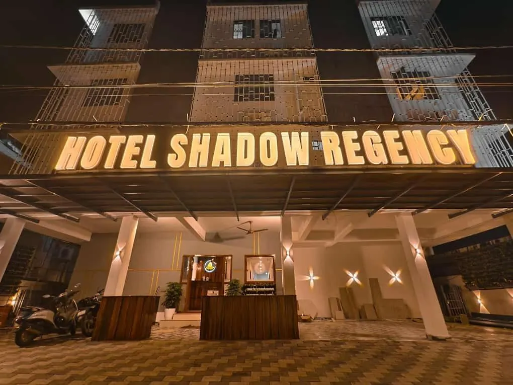 Hotel Shadow Regency Kochi