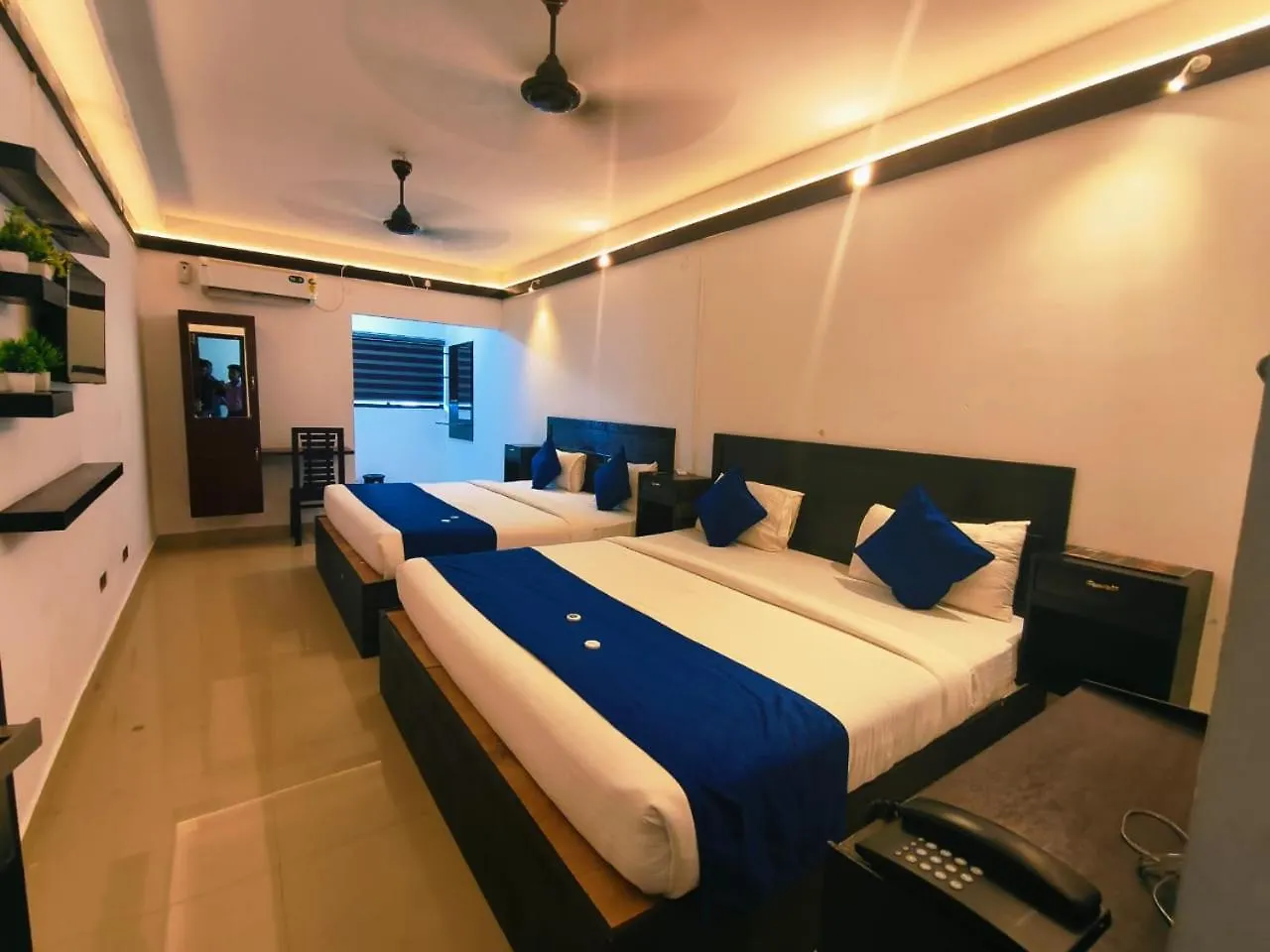 Hotel Shadow Regency Kochi