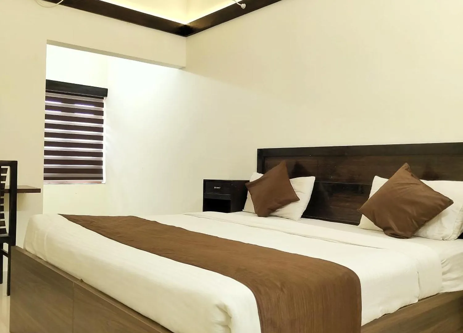 Hotel Shadow Regency Kochi