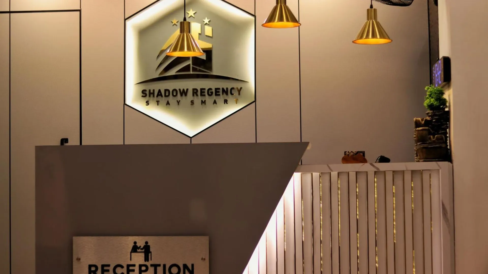 Hotel Shadow Regency Kochi Ινδία