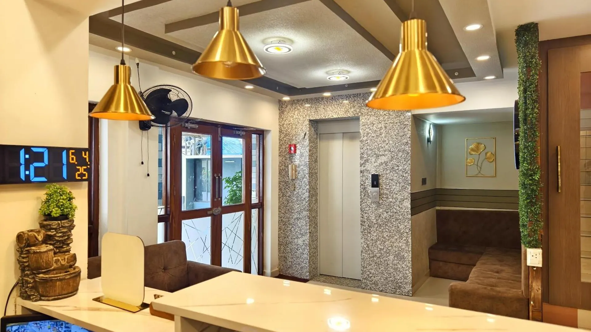 Hotel Shadow Regency Kochi