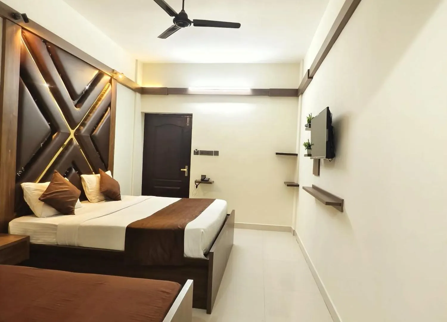 Hotel Shadow Regency Kochi